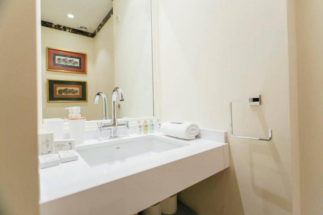 New With Height- 2Bd 1Bth- Pajaritos Apartman Sevilla Kültér fotó