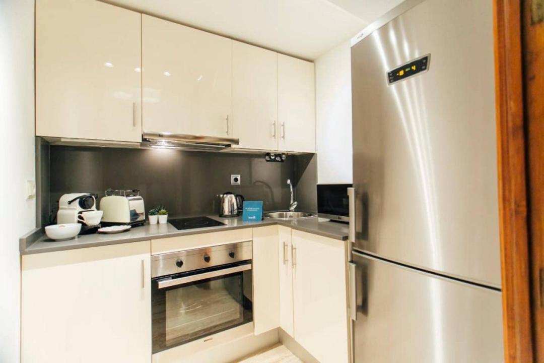 New With Height- 2Bd 1Bth- Pajaritos Apartman Sevilla Kültér fotó